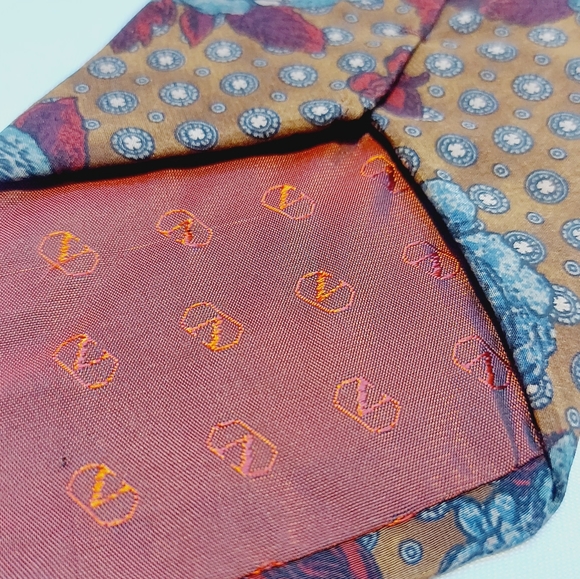 VALENTINO SILK TIE! - Picture 5 of 7